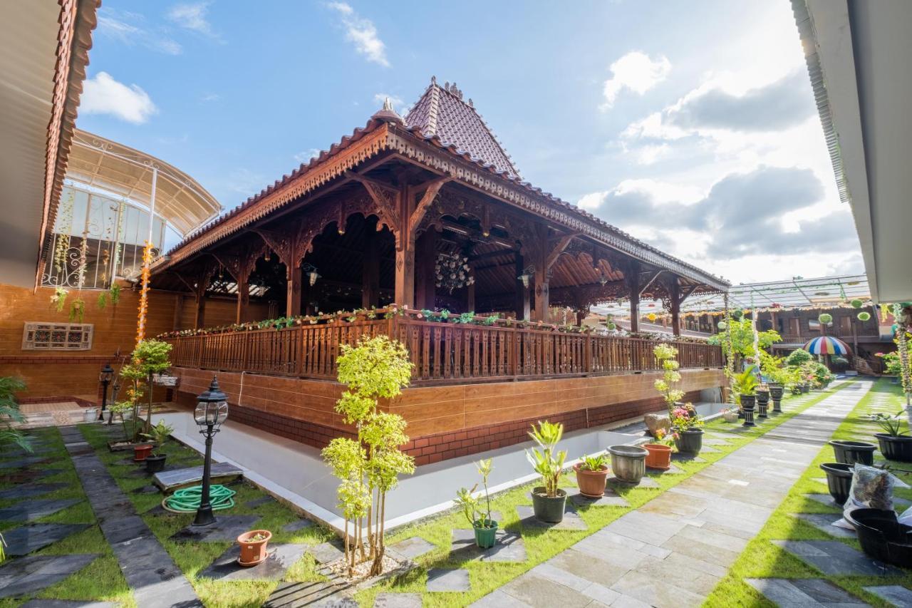 Sartini Inn Jogja Yogyakarta Ngoại thất bức ảnh